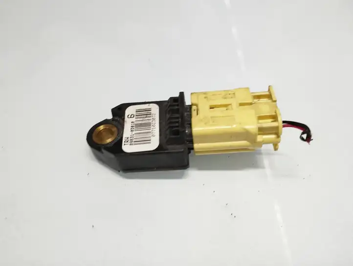 Toyota Yaris (2009 - 2012) 898310D010 Датчик удара SRS — фото 1