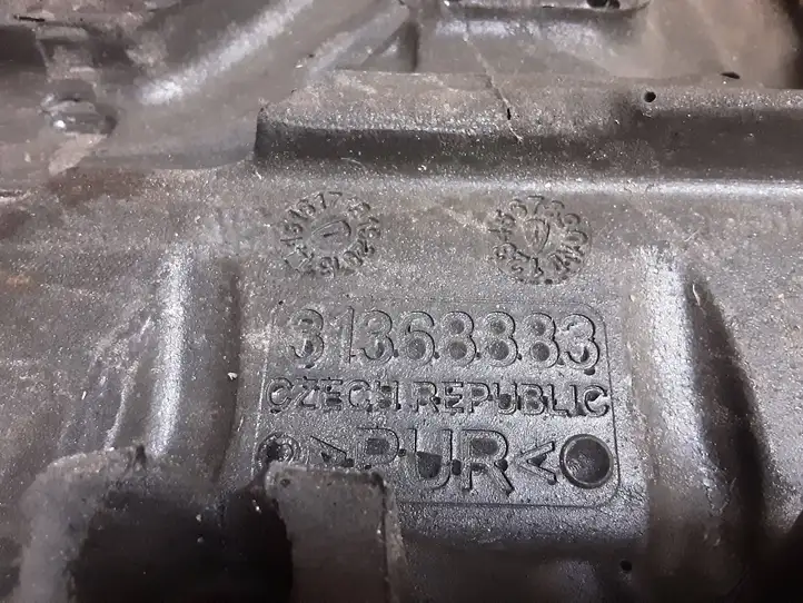 Volvo S60 (2013 - 2018) 31368883 Крышка двигателя декоративная — фото 3