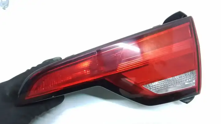 Audi A4 S4 B9 (2015 - 2019) 8W9945076 Задний фонарь в крышке багажника — фото 4