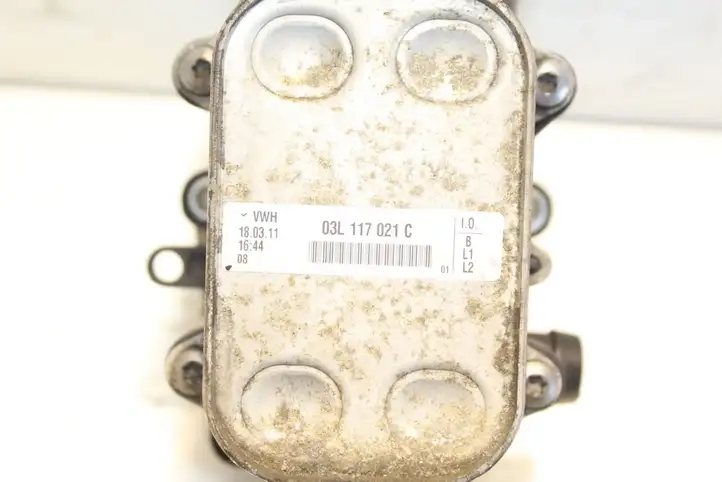 Audi A4 S4 B8 8K (2007 - 2011) 03L117021C Кронштейн масляного фильтра — фото 4