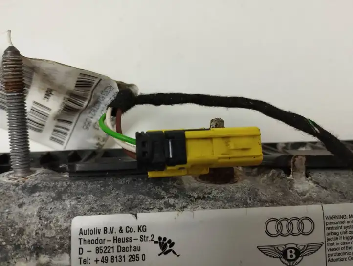 Audi A8 S8 D4 4H (2013 - 2017) 610528900 Коленная подушка безопасности — фото 3