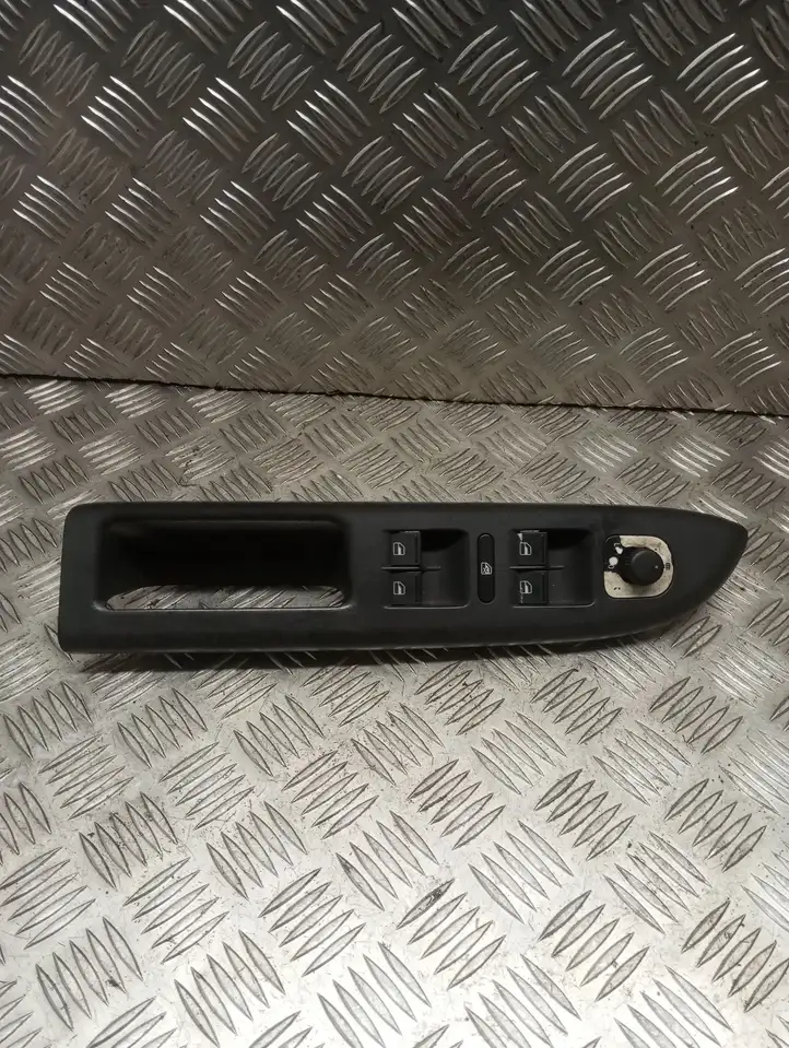 Volkswagen PASSAT B6 (2005 - 2010) 1K4959857B Блок кнопок стеклоподъемников — фото 1