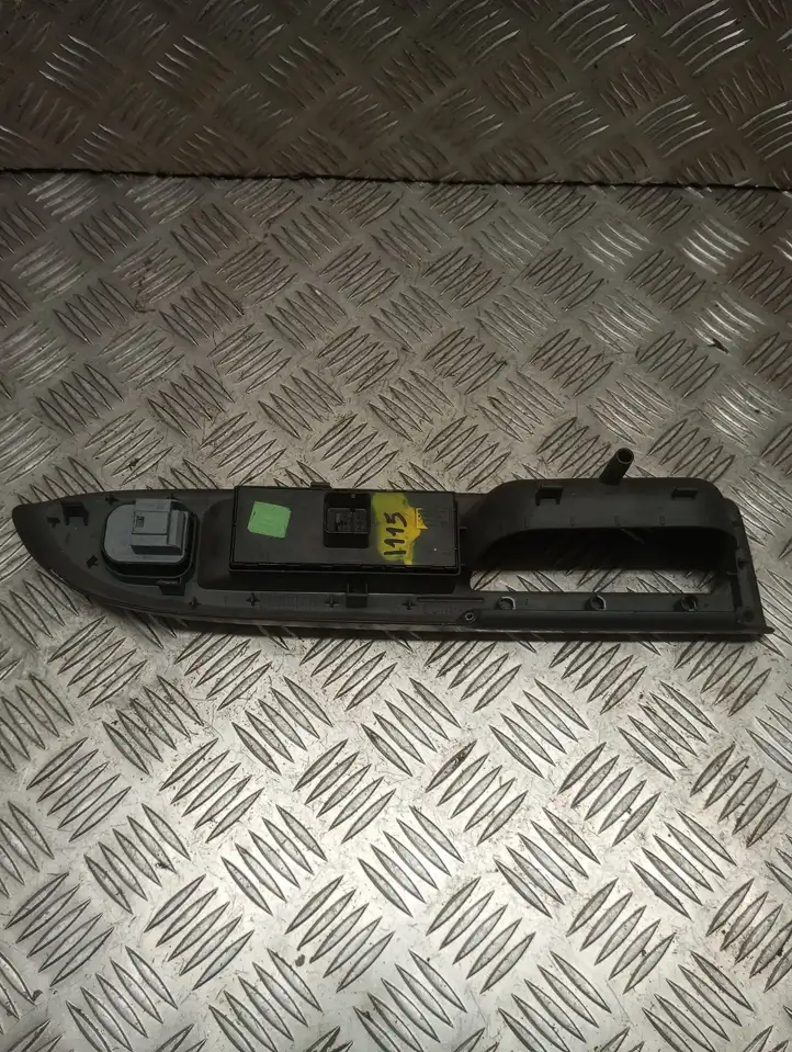 Volkswagen PASSAT B6 (2005 - 2010) 1K4959857B Блок кнопок стеклоподъемников — фото 3