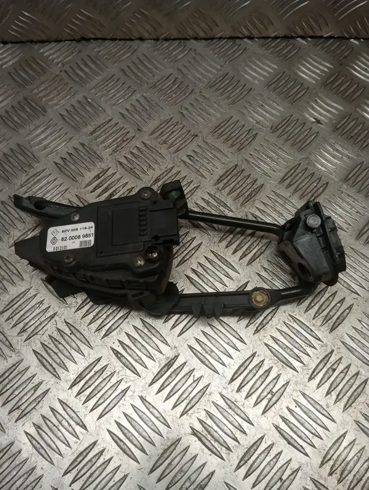 Renault Clio II (1998 - 2001) 6PV00811924 Педаль акселератора — фото 3