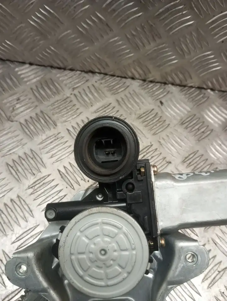 Toyota Yaris (1999 - 2003) 8571052030 Электростеклоподъемник передний (комплект) — фото 4