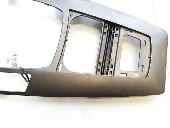 Opel Zafira B (2003 - 2006) 331985437 Прочие детали салона — фото 2