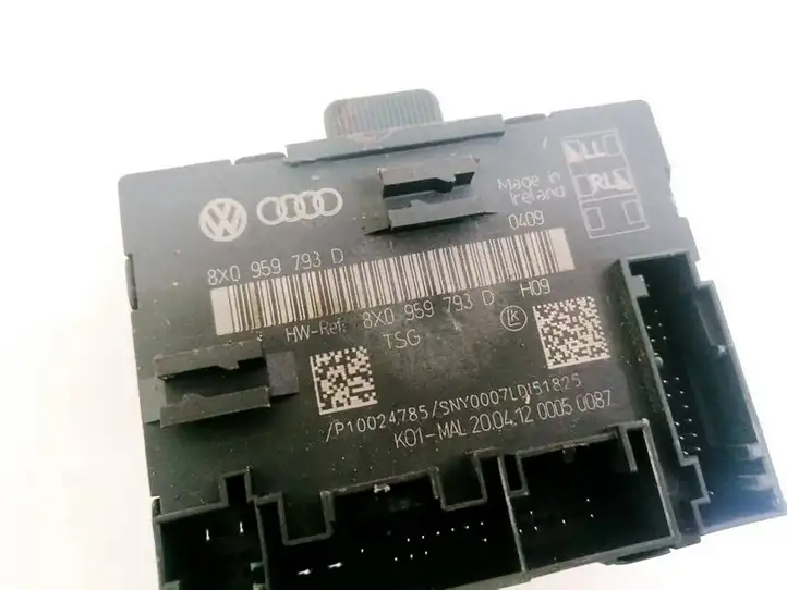 Audi A1 (2010 - 2014) 8X0959793D Блок управления дверью — фото 3
