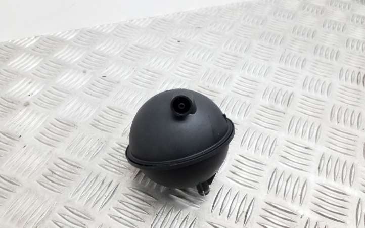 Audi A4 (2007 - 2011)  054129808 Воздушный резервуар вакуума