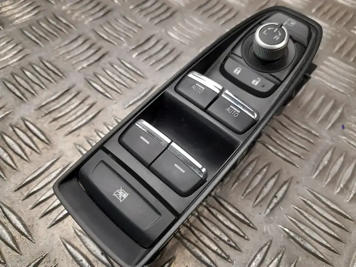 Subaru XV II (2018 - 2021) 83071FL670 Блок кнопок стеклоподъемников — фото 2