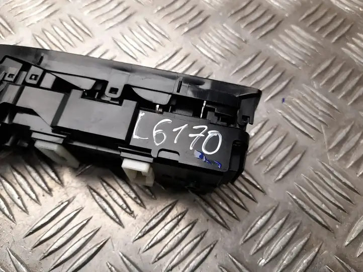 Subaru XV II (2018 - 2021) 83071FL670 Блок кнопок стеклоподъемников — фото 4