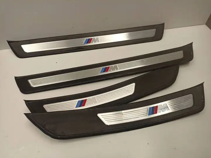 BMW 5 F10 F11 (2009 - 2016) 8050053 Внутренняя обшивка порога (комплект) — фото 9