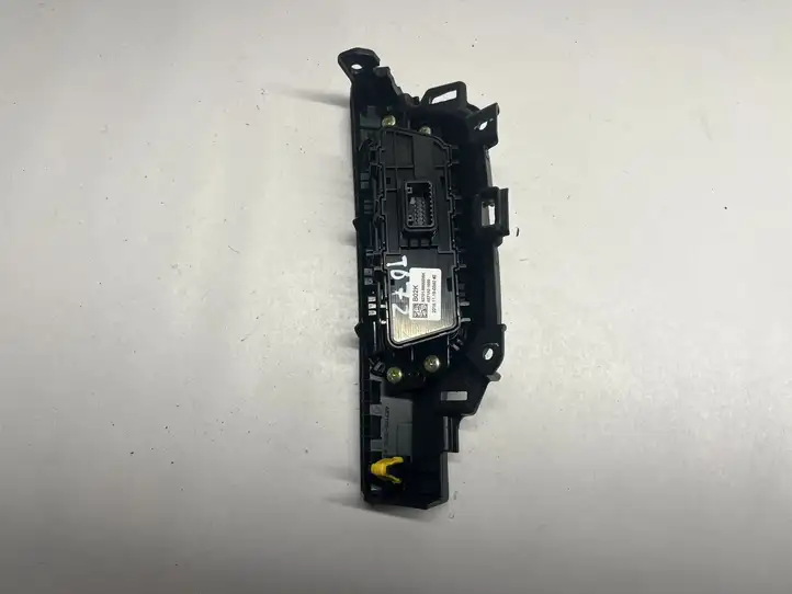 Kia Cerato (2018 - ) 93701M6020WK Кнопка ESP — фото 9