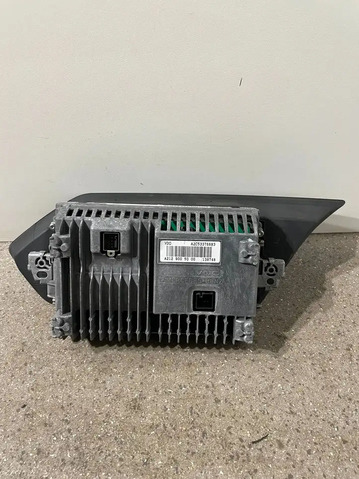 Mercedes-Benz E W212 (2009 - 2016) A2129010500 Дисплей — фото 6