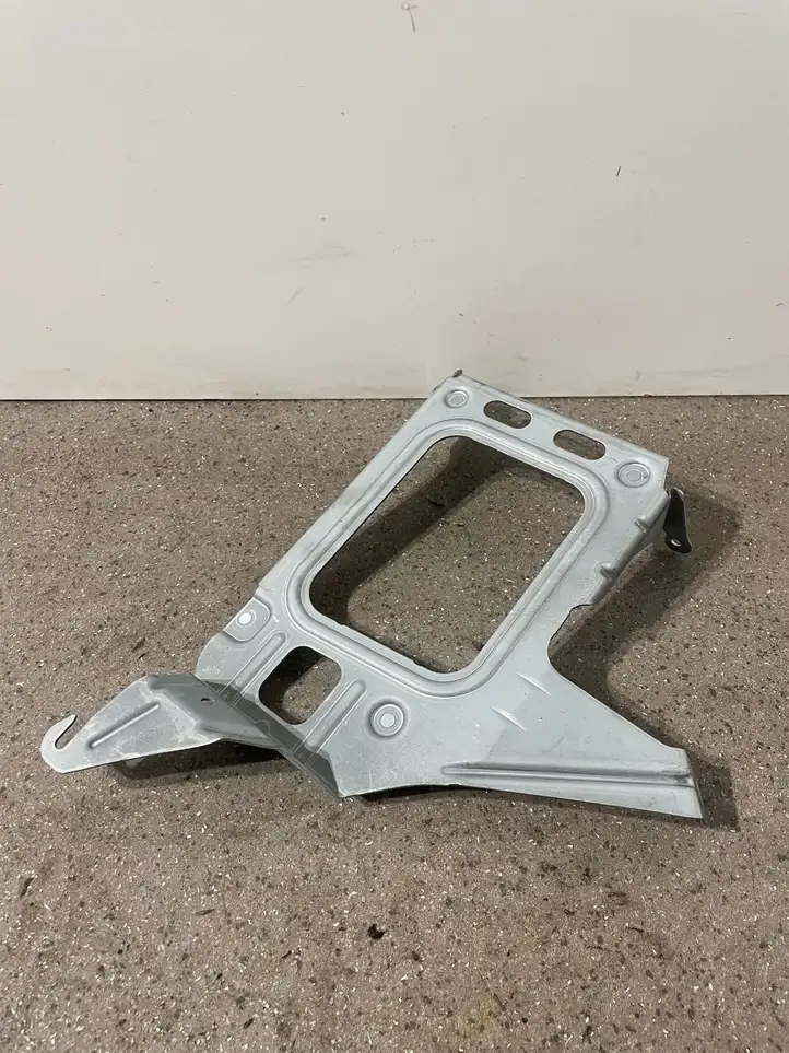 Mercedes-Benz E W212 (2009 - 2016) A2125450440 Кронштейн усилителя звука — фото 4