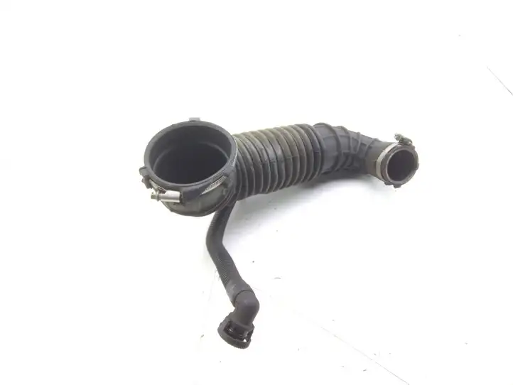 Audi Q5   03E129629D Трубка (трубки)/ шланг (шланги) интеркулера