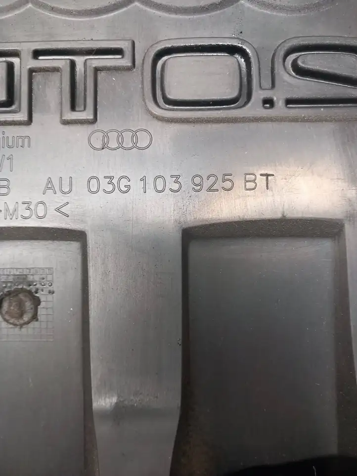 Audi A3/S3 8P (2004 - 2008) 03G103925BT Крышка двигателя декоративная — фото 3