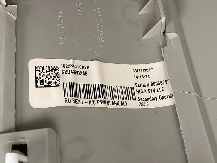 Chrysler Pacifica (2016 - ) 5RK01PD2AI Верхняя боковая отделка заднего сиденья — фото 17
