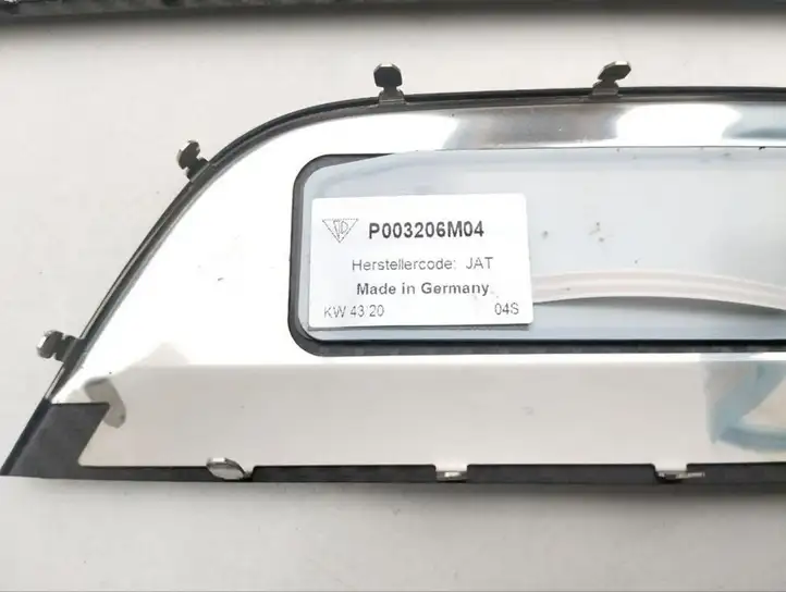 Porsche Taycan 9J1 (2019 - ) P003206M04 Внутренняя обшивка порога (комплект) — фото 6