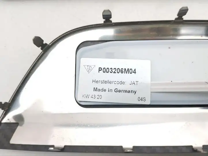 Porsche Taycan 9J1 (2019 - ) P003206M04 Внутренняя обшивка порога (комплект) — фото 7
