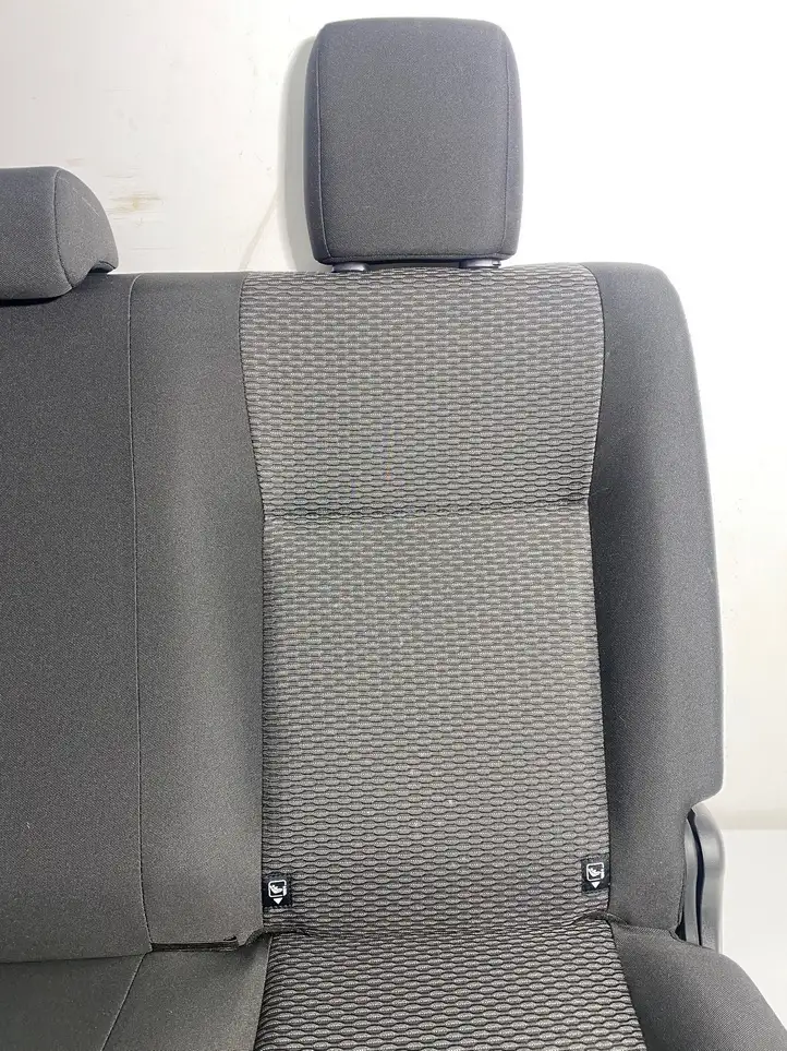 Toyota Hilux (AN120, AN130) (2015 - 2017) Заднее сиденье — фото 10