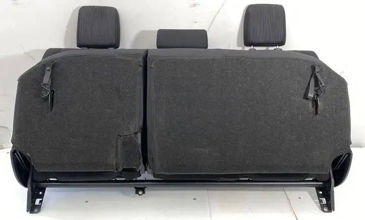 Toyota Hilux (AN120, AN130) (2015 - 2017) Заднее сиденье — фото 6
