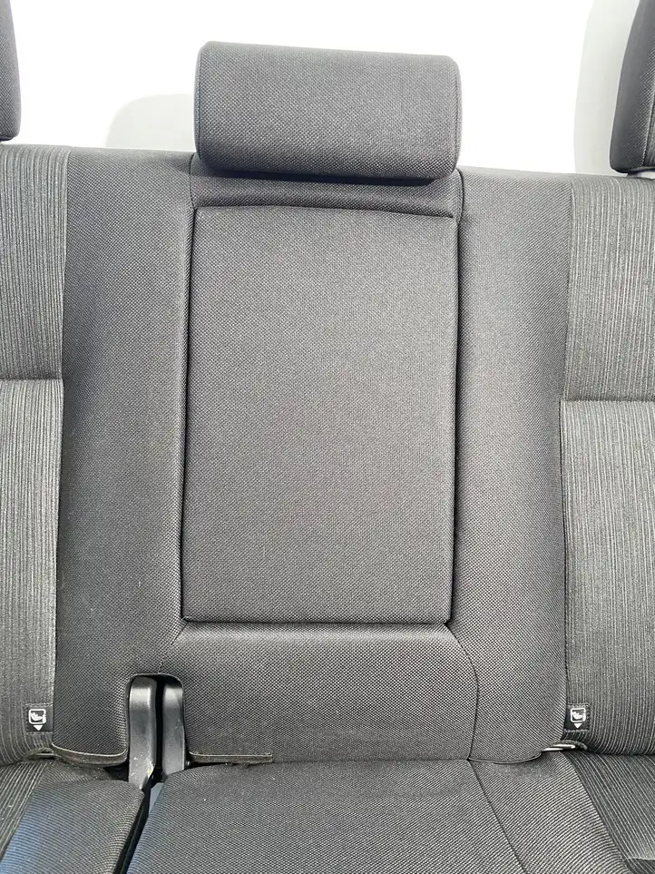 Toyota Hilux (AN120, AN130) (2015 - 2017) Заднее сиденье — фото 15