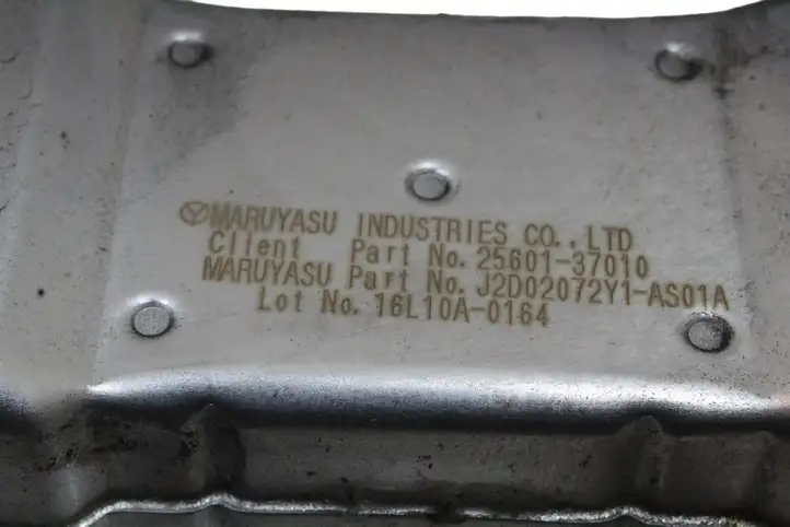 Toyota Prius (XW30) (2009 - 2015) 2560137010 Охладитель клапана EGR — фото 5