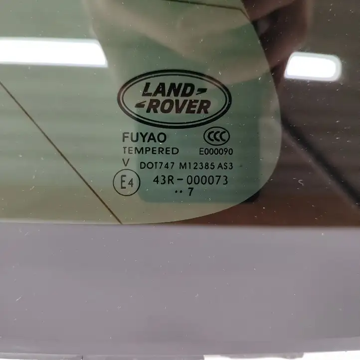 Land Rover Discovery 5 (2016 - ) LR083200 Заднее боковое стекло — фото 7