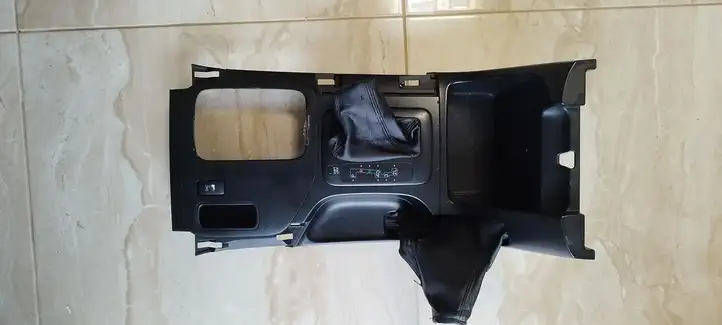 Toyota Land Cruiser (J120) (2002 - 2009) 58804600230 Рамка рычага КПП — фото 1
