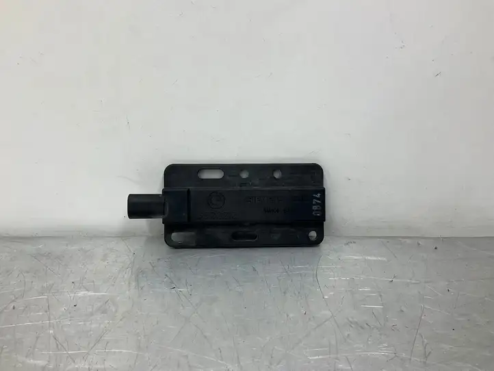 BMW 5 E60 E61 (2004 - 2010) 6922212 Антенна системы Keyless — фото 1