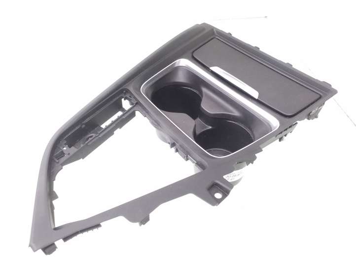 BMW 3 F30 F35 F31 (2012 - 2018)  9218925 Держатель чашки