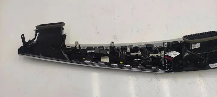 BMW 5 G30 G31 (2016 - ) 9329585 Отделка внутренней панели салона — фото 8