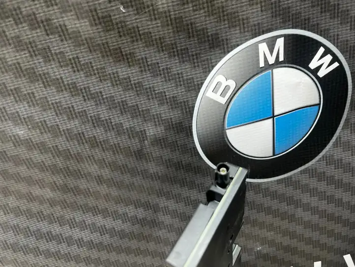 BMW 3 E90 E91 (2005 - 2012) 9193841 Усилитель антенны — фото 4