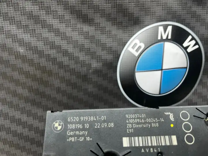 BMW 3 E90 E91 (2005 - 2012) 9193841 Усилитель антенны — фото 6
