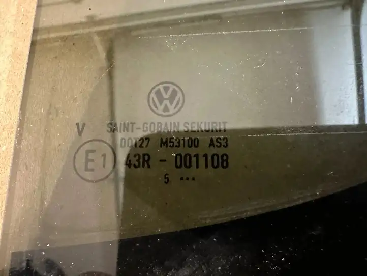Volkswagen Amarok (2010 - ) Форточка двери — фото 3