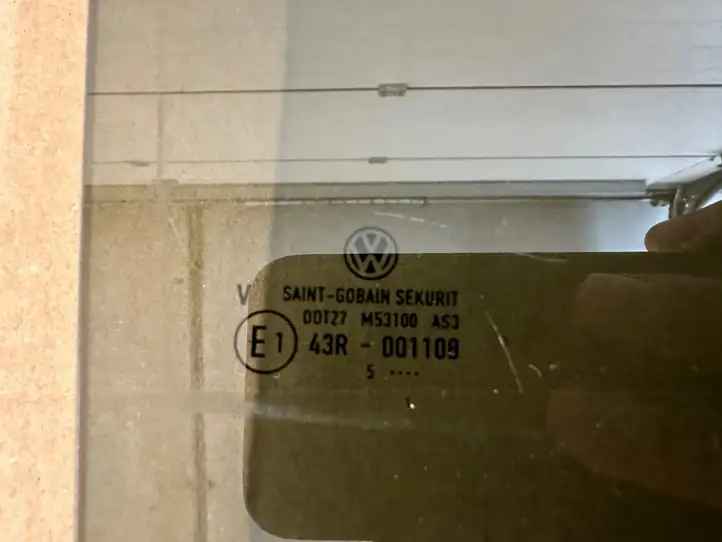 Volkswagen Amarok (2010 - ) Стекло задней двери — фото 2