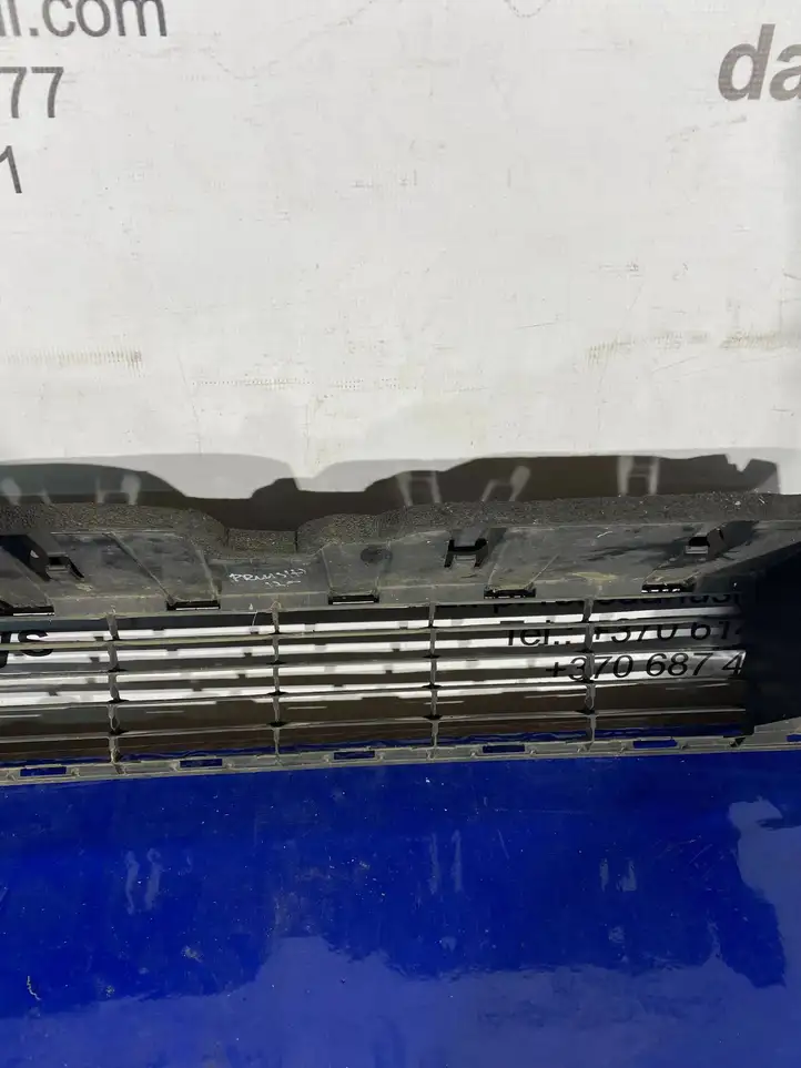 Toyota Prius+ (ZVW40) (2011 - 2018) 5311247050 Нижняя решетка переднего бампера — фото 9