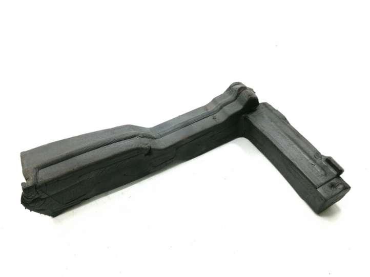 Audi A4 (2007 - 2011)  8K0823722 Пенопласт крыла