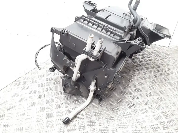 Toyota Corolla E120 E130 (2004 - 2007) 8701002850 Пластиковый корпус — фото 6