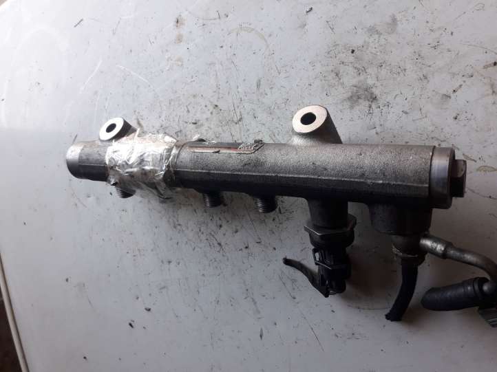 Opel Astra (2004 - 2009)  0445214094 Распределитель топлива