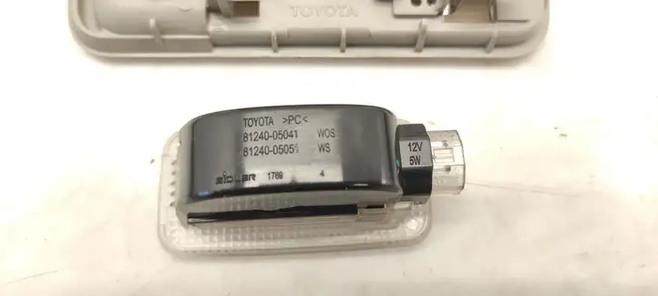 Toyota Corolla E120 E130 (2004 - 2007) 8124005041 Передняя подсветка — фото 5