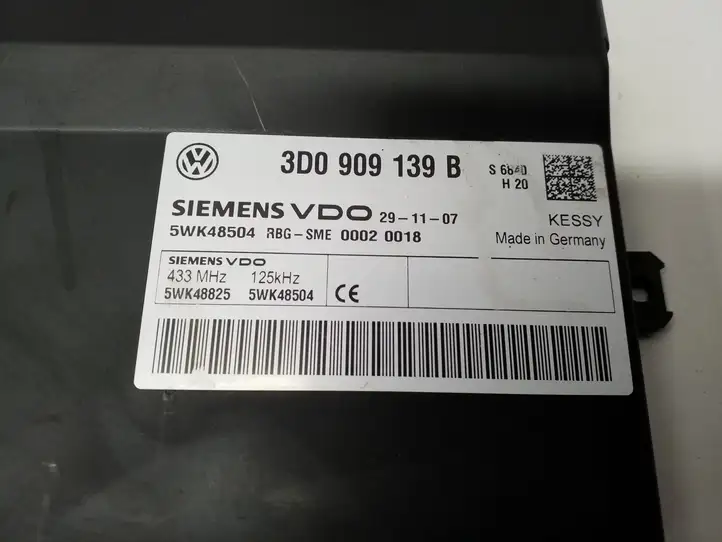 Volkswagen Touareg I (2002 - 2010) Блок бесключевого доступа — фото 4