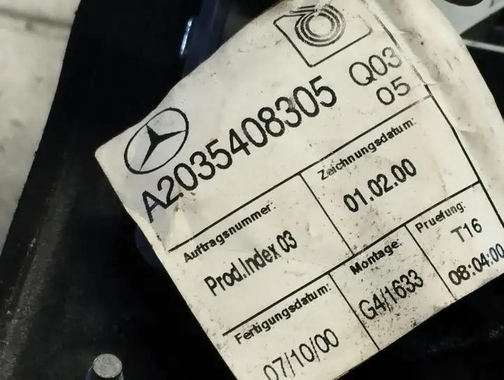 Mercedes-Benz C AMG W203 (2000 - 2007) A2035408305 Задний фонарь в кузове — фото 6