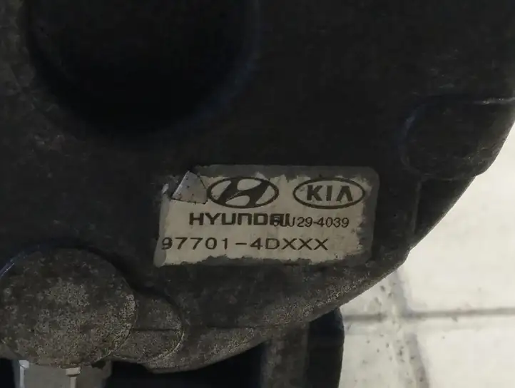 Kia Carnival (2006 - 2014) 4472606111 Компрессор (насос) кондиционера воздуха — фото 2