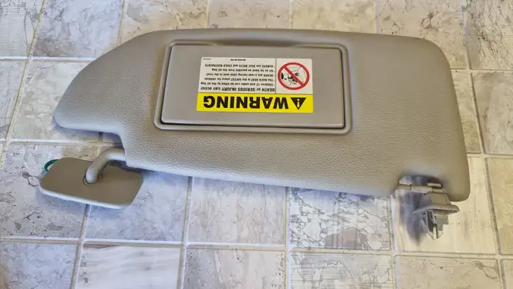 Volvo S60 (2004 - 2010) 3572 Солнцезащитный козырек — фото 3