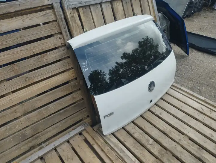Volkswagen Fox (2009 - 2011) Крышка багажника — фото 3