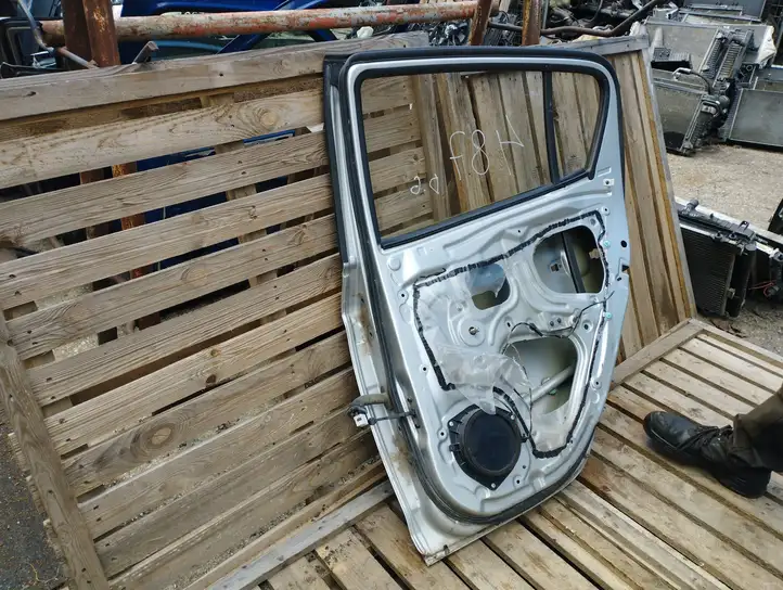 Hyundai i20 (PB PBT) (2008 - 2012) Задняя дверь — фото 5
