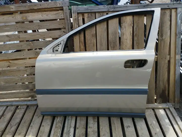 Volvo S60 (2004 - 2010) Дверь — фото 1