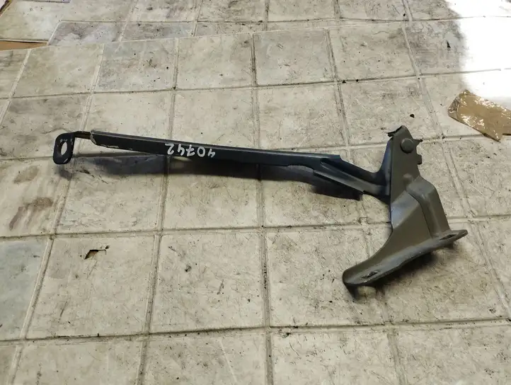 Nissan Note (E11) (2006 - 2014) Петли капота — фото 1