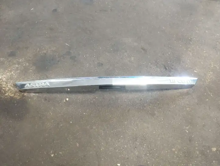 Opel Astra H (2004 - 2009) 13223917 Комплект обшивки крышки багажника — фото 1